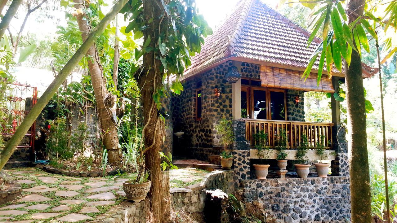 Pondok Manis Homestay Singaraja Buitenkant foto