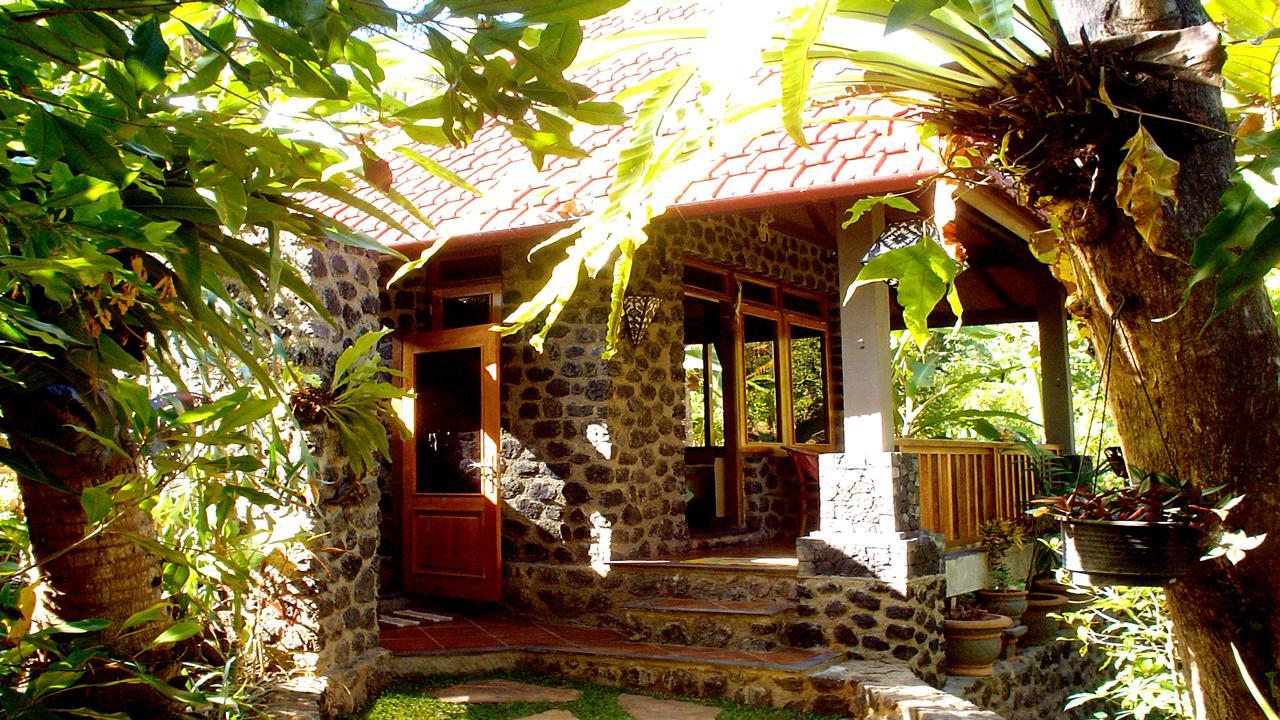 Pondok Manis Homestay Singaraja Buitenkant foto
